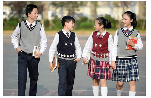 校服《意見(jiàn)》出臺(tái) 讓祖國(guó)的花朵更加美麗